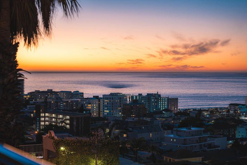 4 Bedroom Property for Sale in Green Point Western Cape